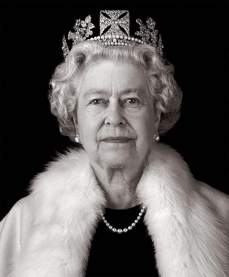 Nữ hoàng Elizabeth II qua đời: Nhìn lại 70 năm trị vì, người duy nhất mà hầu hết người Anh đều biết - Ảnh 1